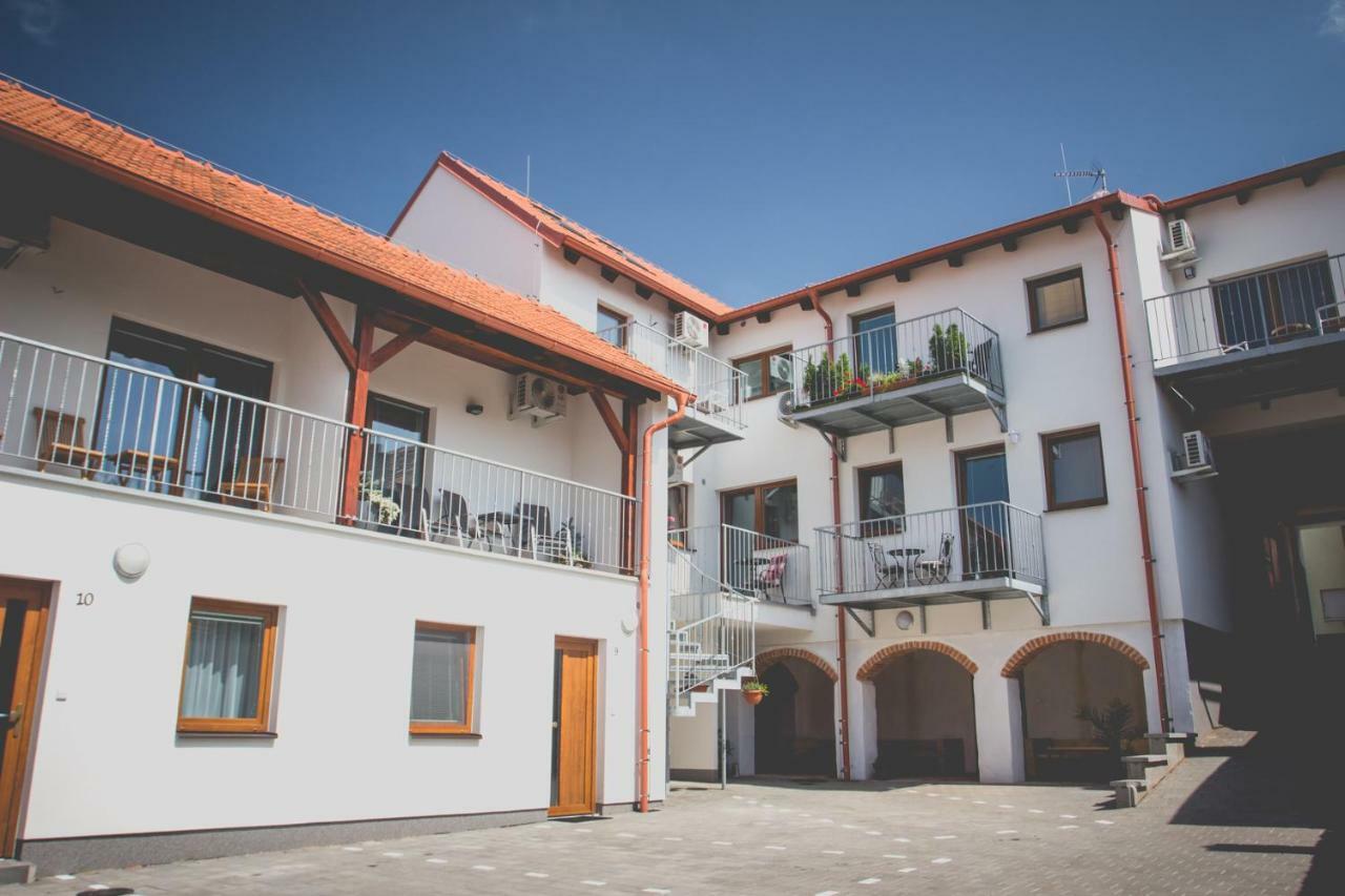 Apartman Rezidence Мікулов Екстер'єр фото